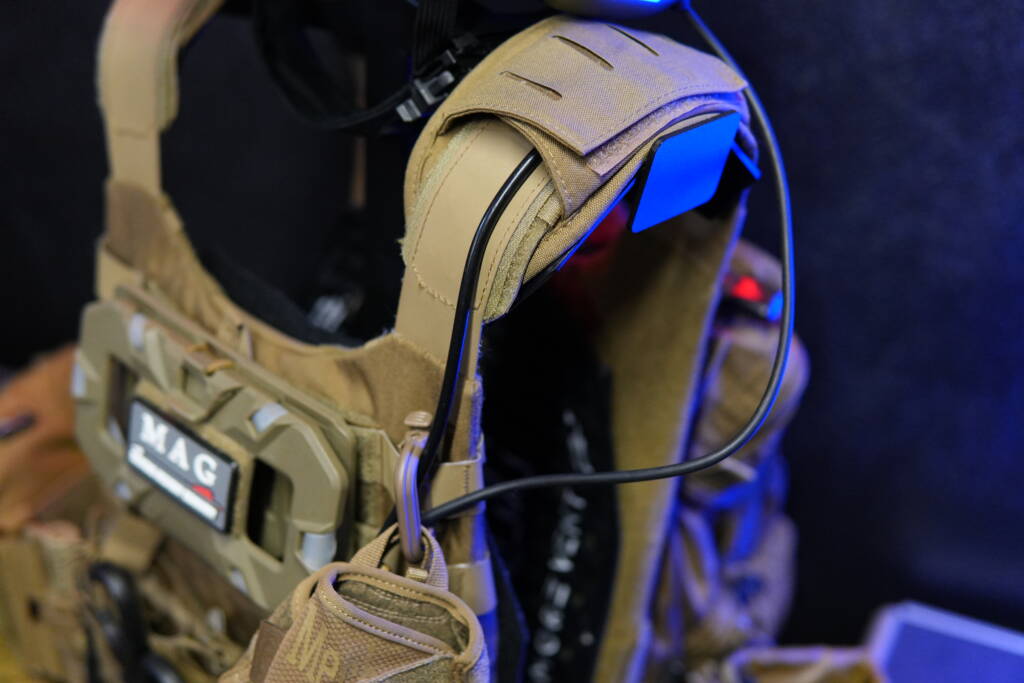 Aftermarket IDOGEAR shoulder pads on Helikon-Tex Guardian plate carrier
